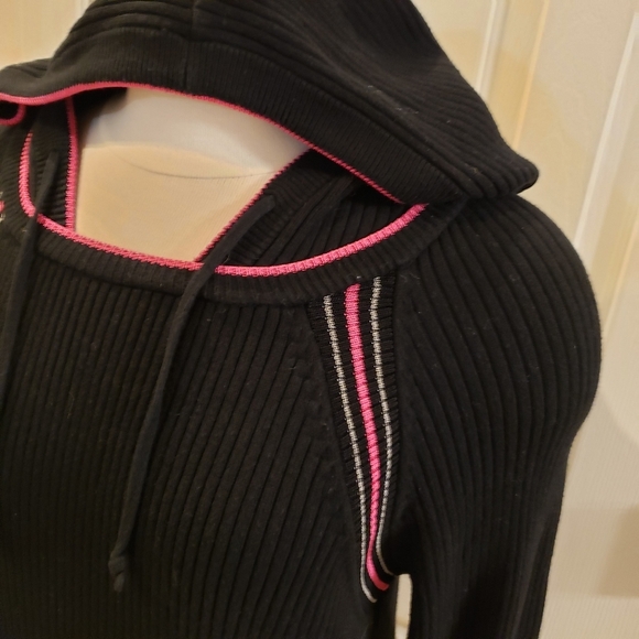 Victoria Secret size Large - Picture 3 of 8